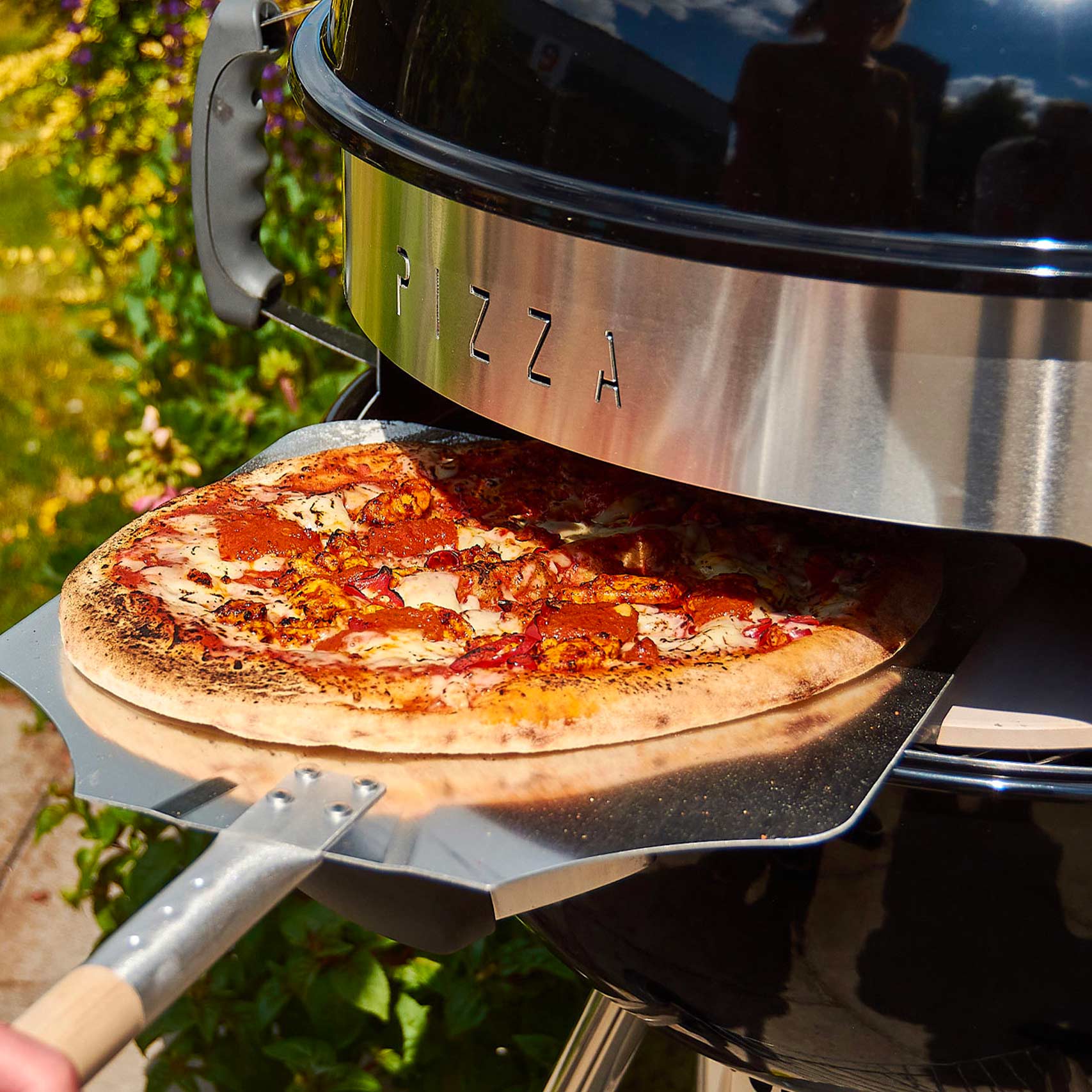 57cm Heavy‑Gauge Charcoal Kettle BBQ Grill with 36cm Pizza Stone