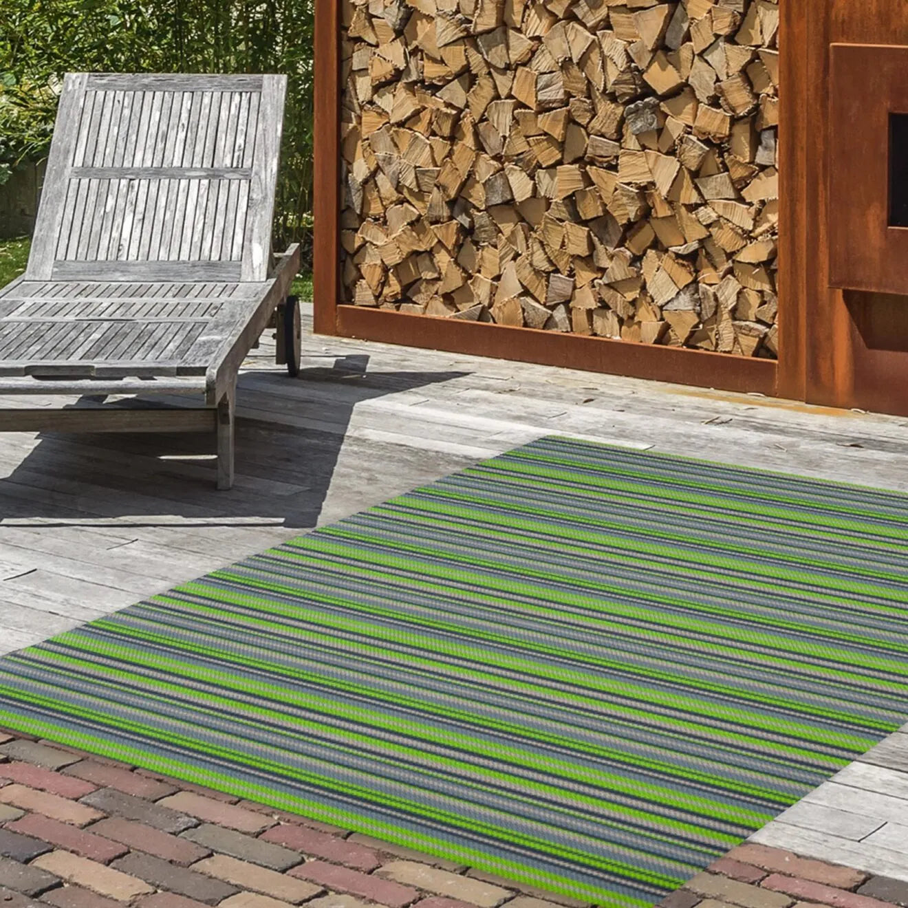 Outdoor Woven Vinyl Rug – Weatherproof, Hard‑Wearing Striped Garden & Patio Mat (120cm x 170cm)